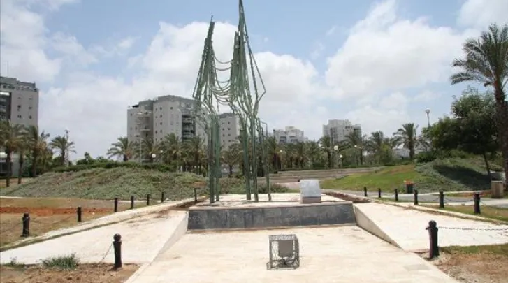 אנדרטה לזכר בני העיר שנפלו במערכות ישראל - אשדוד