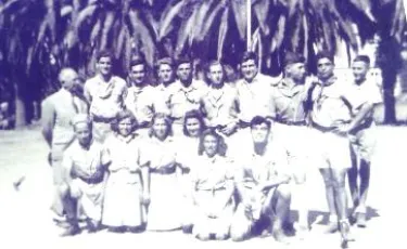 קבוצת חניכים ומדריכים במכבי הצעיר