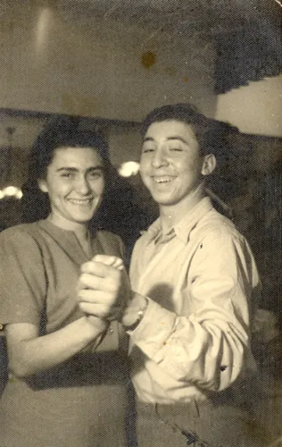 עם בת דודה ציפורה