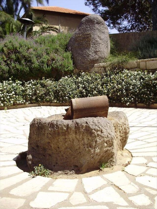 אנדרטה לזכר בני המקום שנפלו במערכות ישראל - רשפון