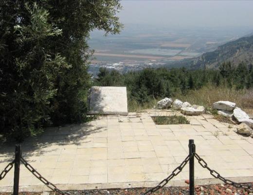 אנדרטה לזכר שמונה שנפלו בלבנון מגדוד 13 גדעון של גולני - מצפה עדי (בסיס צבא)