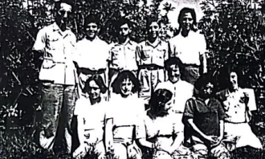 כיתה ט' - שורה עליונה רביעי מימין
