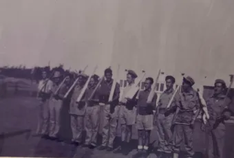 קורס מ"כים ראשון והגדול של צהל ינואר 1948, חיים ראשון משמאל
