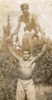 נתנאל גלוסקא (על כתפי חבר)